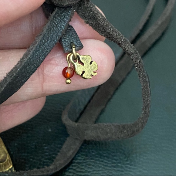 LUCKY BRAND Red Carnelian Brass-tone Large Pendant Leather Cord 26” Necklace - Picture 6 of 14